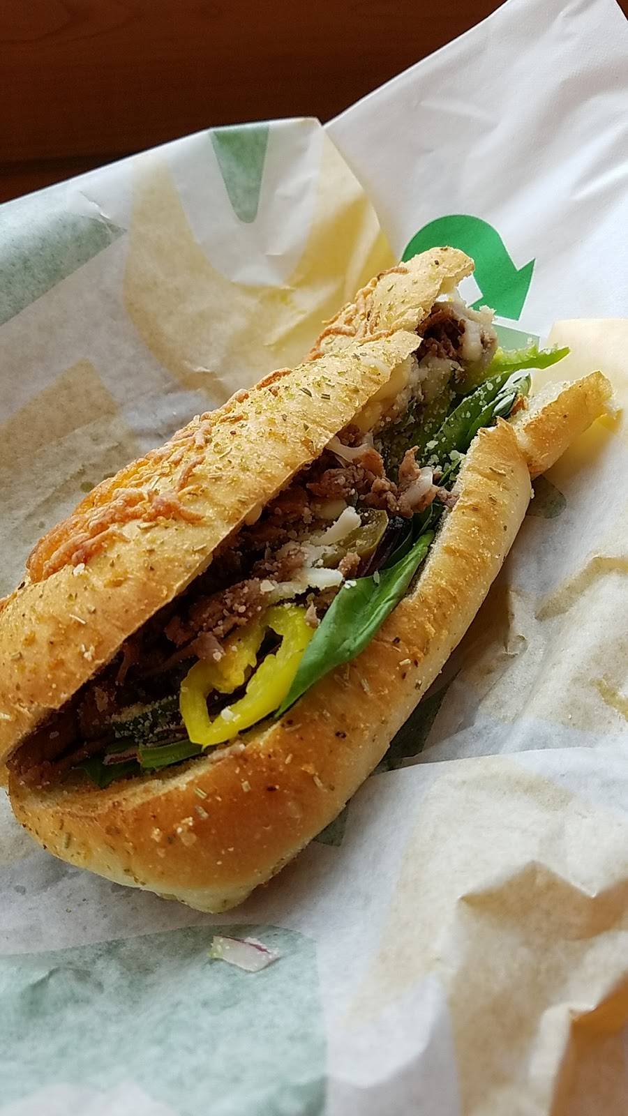 Subway | restaurant | 34395 Plymouth Rd, Livonia, MI 48150, USA | 7344226266 OR +1 734-422-6266