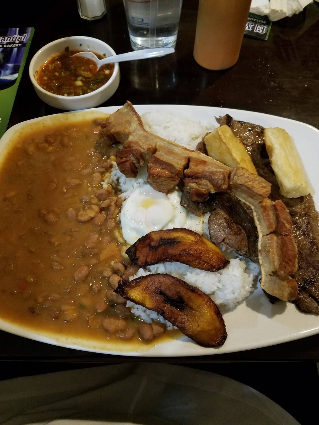 Manantial Manantial | restaurant | 10 Monroe St, Norwalk, CT 06854, USA | 2039391488 OR +1 203-939-1488