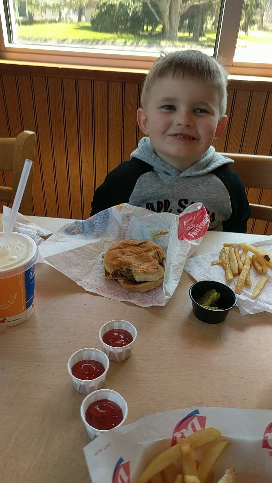 Dairy Queen Grill & Chill | restaurant | 8013 State St, Garrettsville, OH 44231, USA | 3305274621 OR +1 330-527-4621