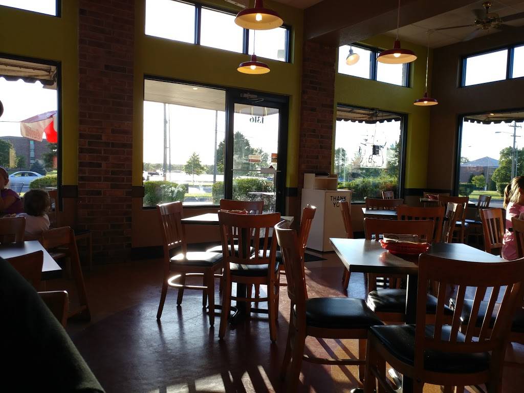 Schlotzskys | bakery | 1316 N Glenstone Ave, Springfield, MO 65802, USA | 4178688188 OR +1 417-868-8188