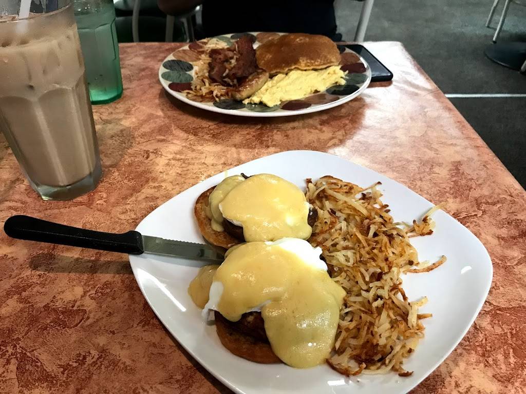 Rita Maes Restaurant | restaurant | 280 Main St, Manchester, NH 03102, USA | 6036684077 OR +1 603-668-4077