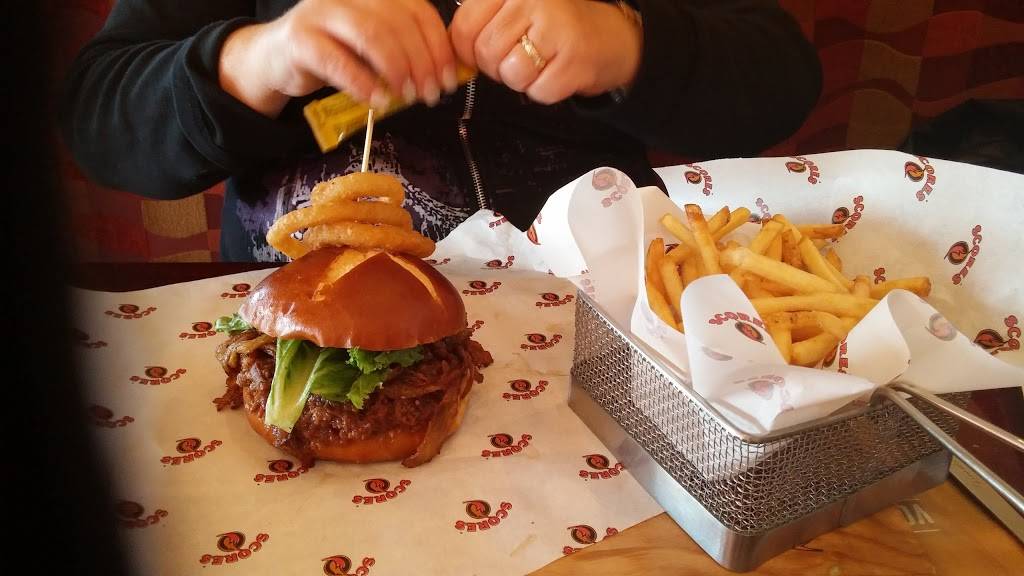 Rôtisserie Scores | restaurant | 831 Rue Clemenceau, Québec, QC G1C 2K6, Canada | 4186673000 OR +1 418-667-3000