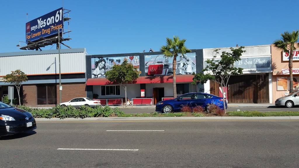 Brewsters Bar & Grill | restaurant | 9750 Airport Blvd, Los Angeles, CA 90045, USA | 3106454600 OR +1 310-645-4600