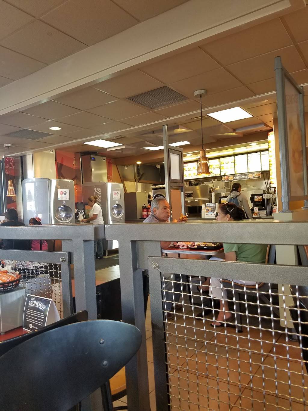 Jack in the Box | restaurant | 402 W E San Ysidro Blvd, San Ysidro, CA 92173, USA | 6194280731 OR +1 619-428-0731