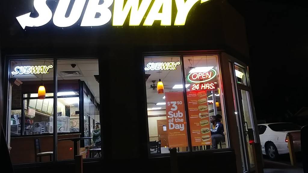 Subway Restaurants | restaurant | 2401 E 79th St, Chicago, IL 60649, USA | 7737344658 OR +1 773-734-4658