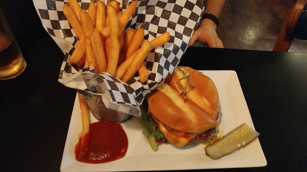 East Coast Food Pub & Grill | restaurant | 426 Walker St, Orland, CA 95963, USA | 5308652550 OR +1 530-865-2550