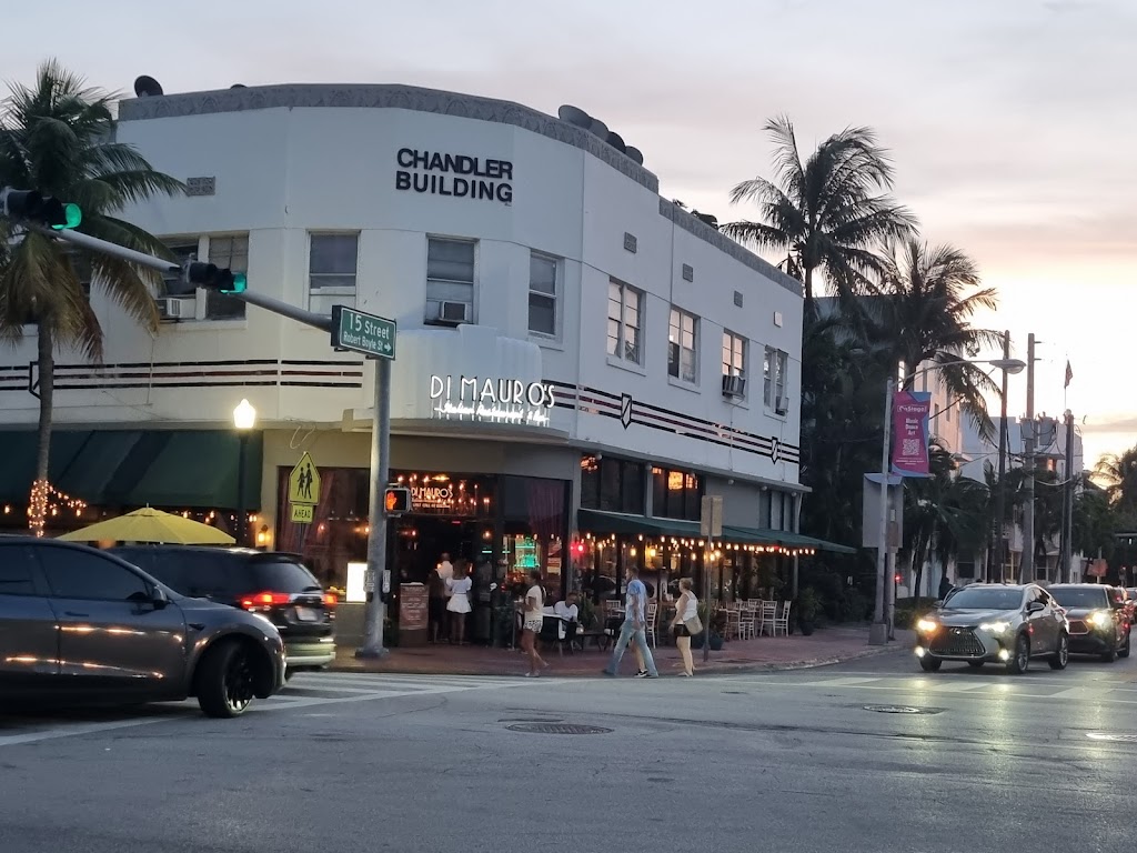 Di Mauro`s Italian Restaurant & Bar | restaurant | 1464 Washington Ave, Miami Beach, FL 33139, USA | 3056735774 OR +1 305-673-5774