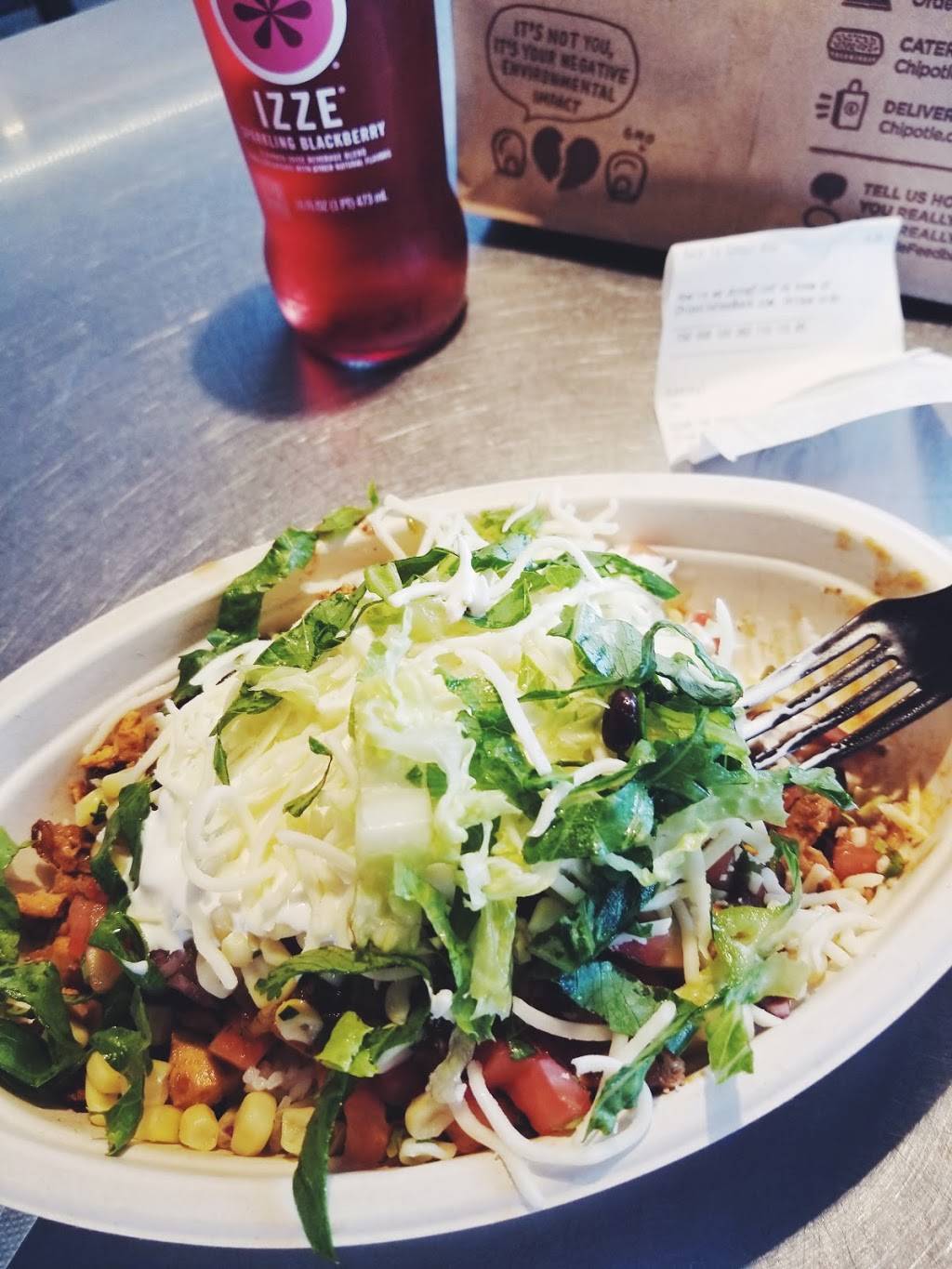 Chipotle Mexican Grill | restaurant | 2388 S Oneida St Ste 300, Ashwaubenon, WI 54304, USA | 9204970216 OR +1 920-497-0216