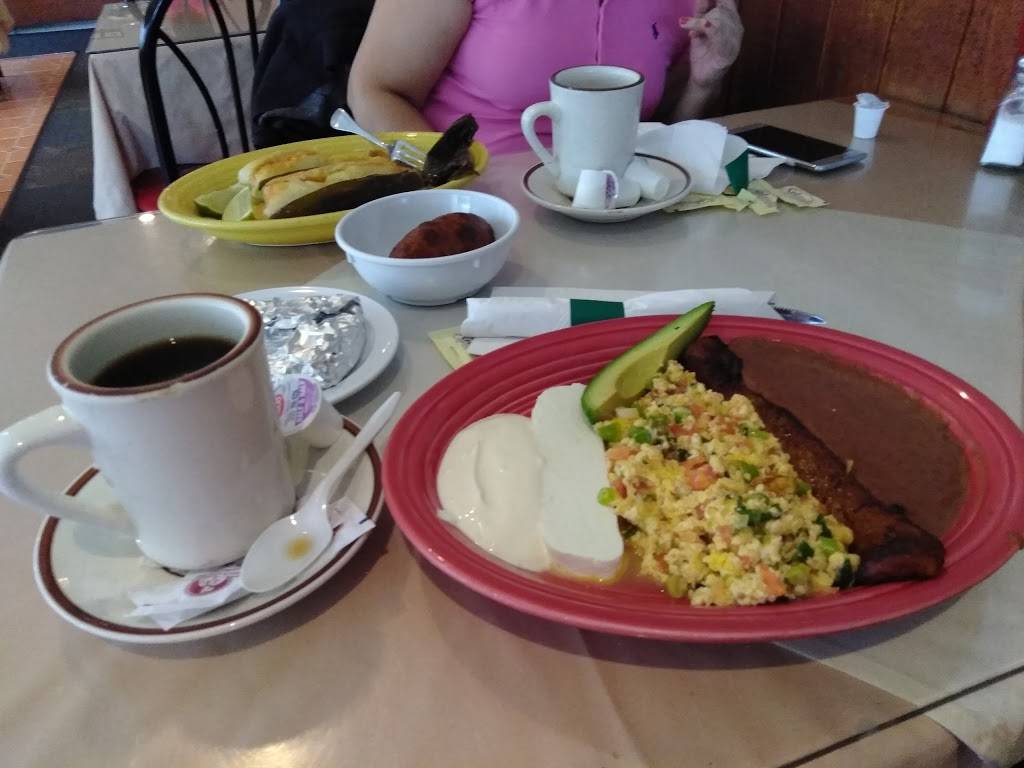 Rinconcito Salvadoreño | restaurant | 313 Meridian St, Boston, MA 02128, USA | 6174187718 OR +1 617-418-7718