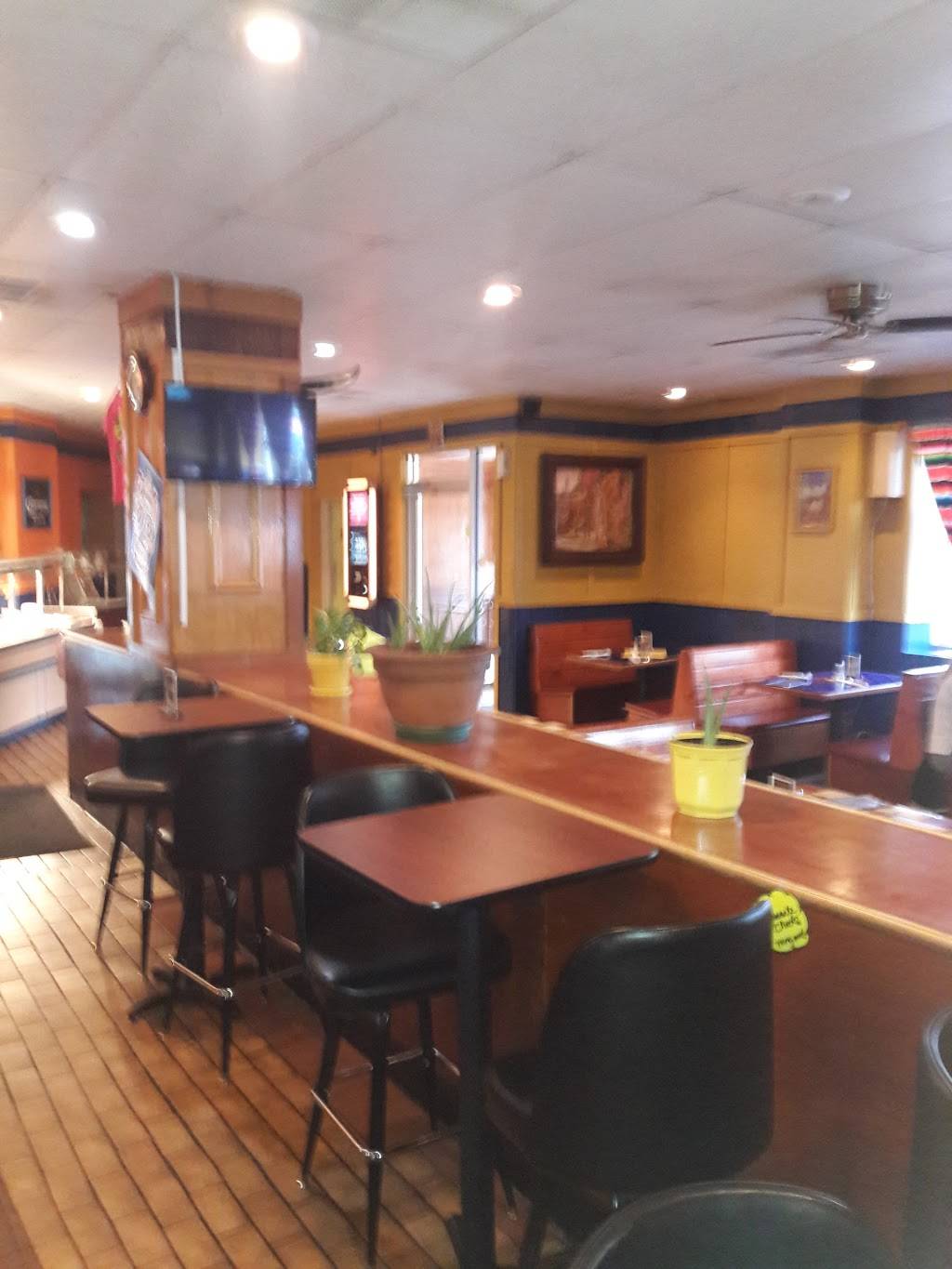 Jaliscos on North | restaurant | 2207 E North Ave, Milwaukee, WI 53202, USA | 4142910645 OR +1 414-291-0645