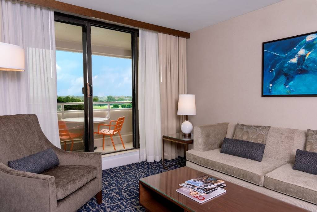 Hilton Chicago/Oak Brook Hills Resort & Conference Center | restaurant | 3500 Midwest Rd, Oak Brook, IL 60523, USA | 6308505555 OR +1 630-850-5555