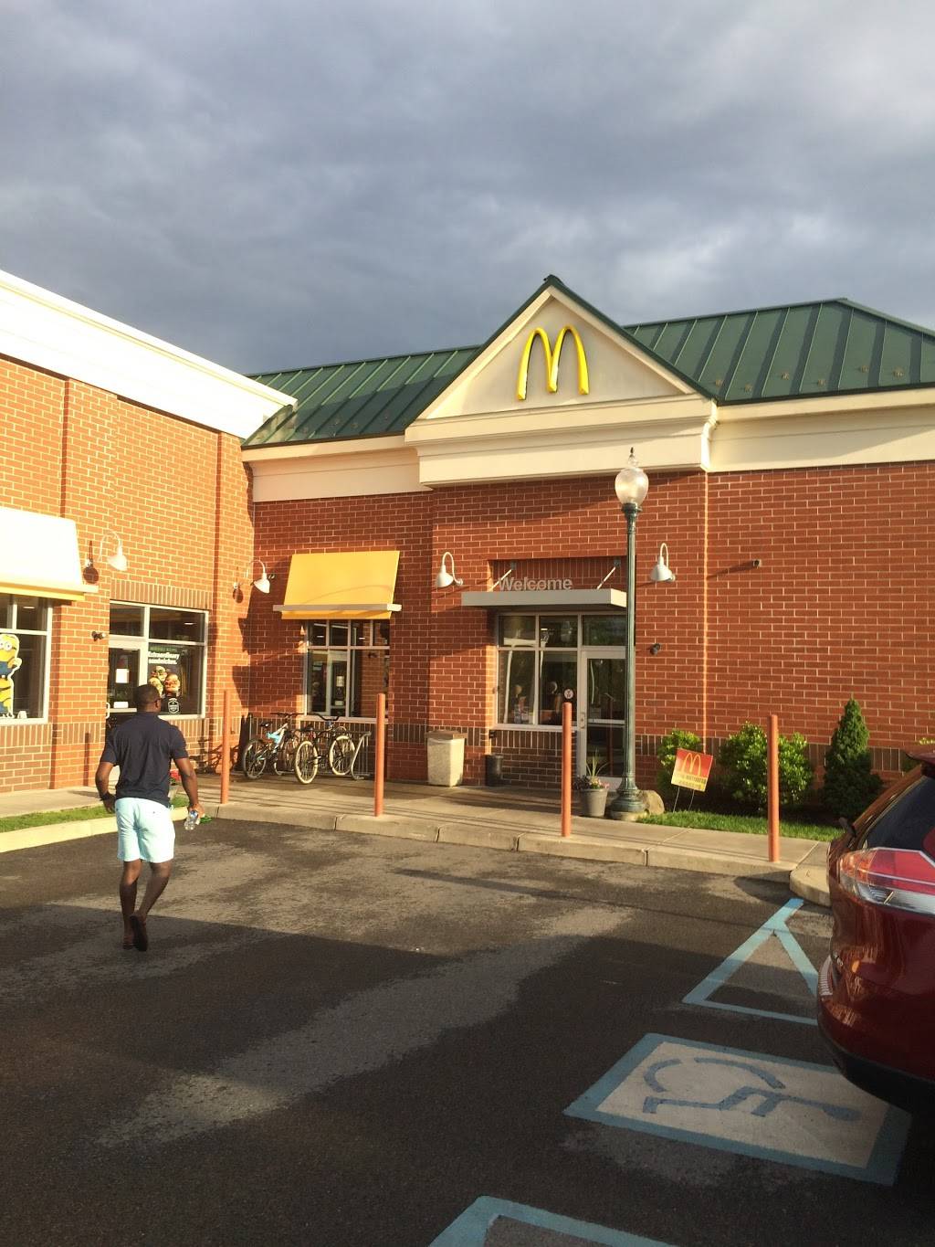 McDonalds | cafe | 197 S Broadway, Saratoga Springs, NY 12866, USA | 5185879652 OR +1 518-587-9652