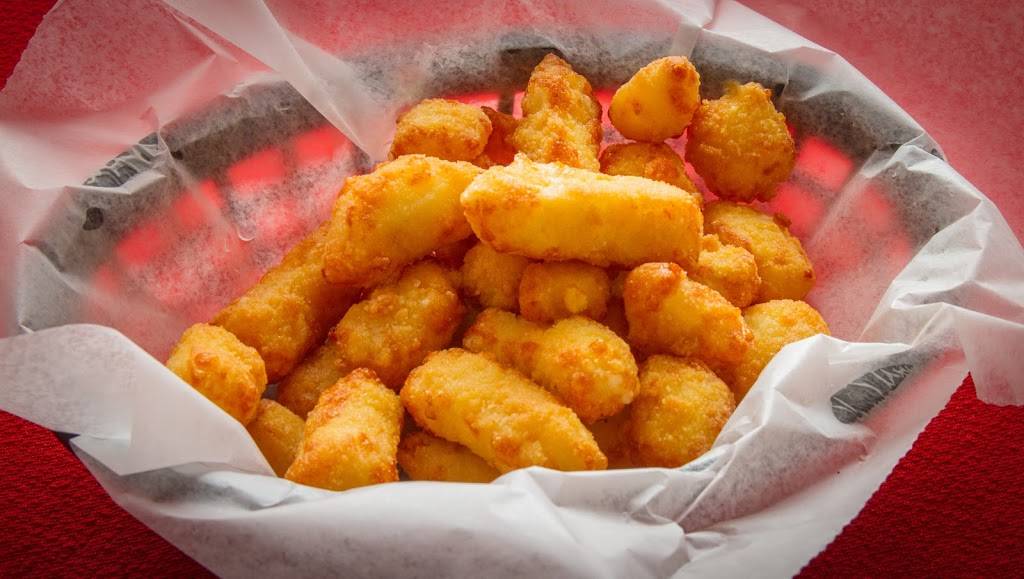 wingz n thingz | restaurant | 170 McCrae Rd, Fall River, WI 53932, USA | 9204846110 OR +1 920-484-6110