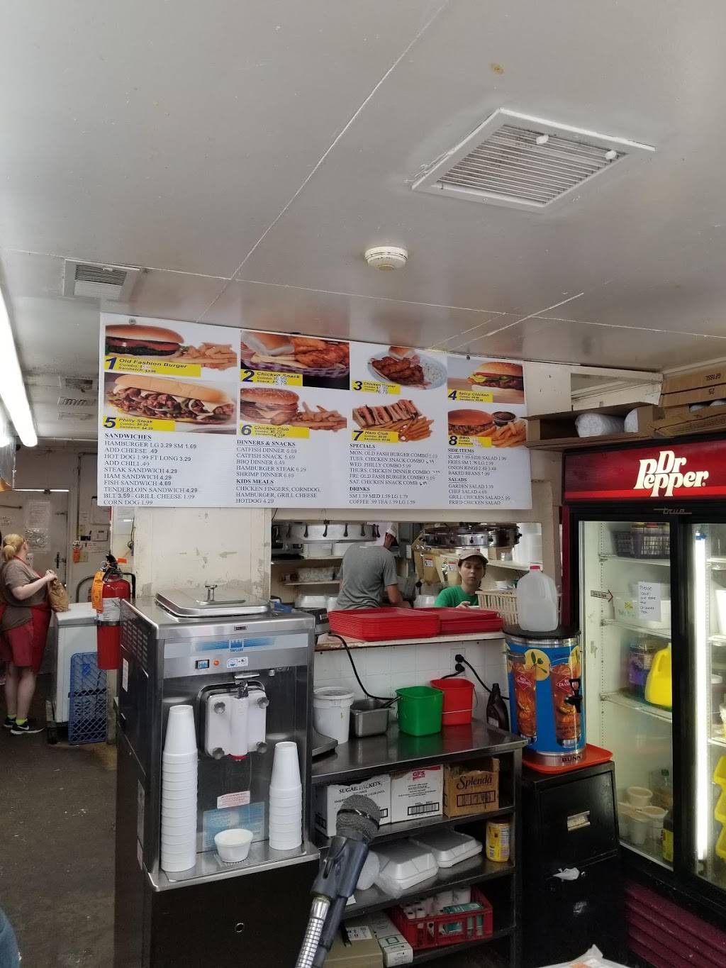 Bee-Gees | restaurant | 1105 Baltimore Ave, Albertville, AL 35950, USA | 2568789294 OR +1 256-878-9294