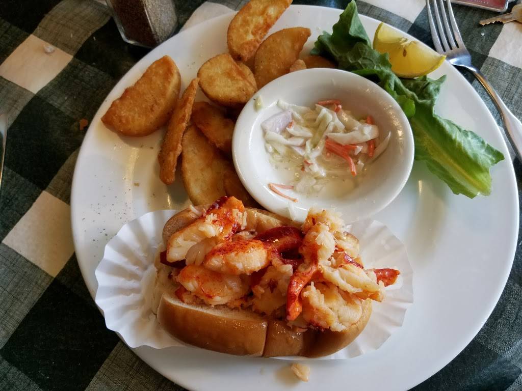 Seven Seas Restaurant | restaurant | 16 New Haven Ave, Milford, CT 06460, USA | 2038777327 OR +1 203-877-7327