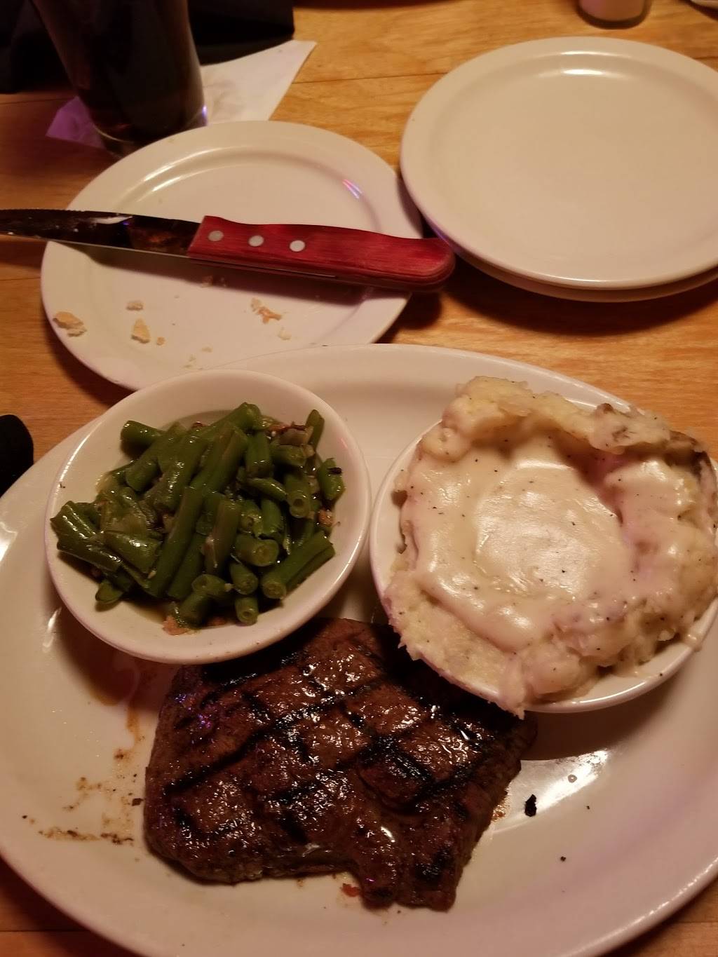 Texas Roadhouse | restaurant | 200 W E McGalliard Rd, Muncie, IN 47303, USA | 7652827113 OR +1 765-282-7113