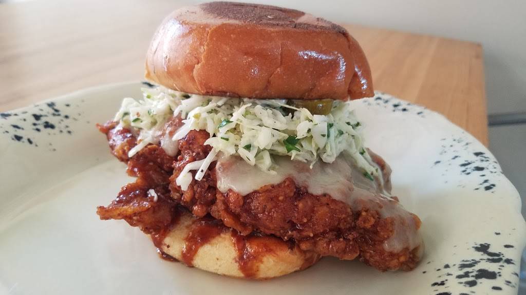 Whistle Britches | restaurant | 6110 Frankford Rd, Dallas, TX 75252, USA | 9725908991 OR +1 972-590-8991