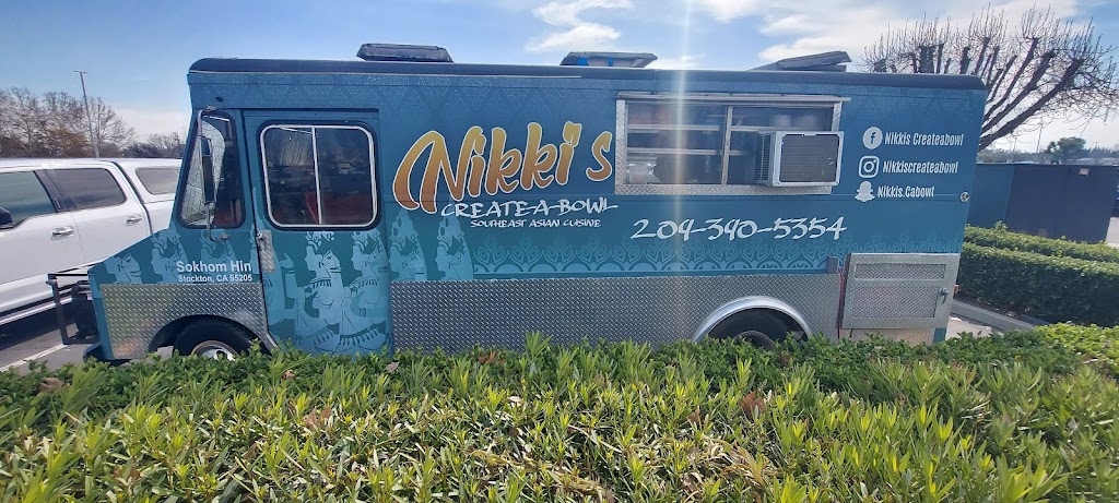 Nikkis Create-A-Bowl | restaurant | W March Ln, Claremont Ave, Stockton, CA 95207, USA | 2093905354 OR +1 209-390-5354