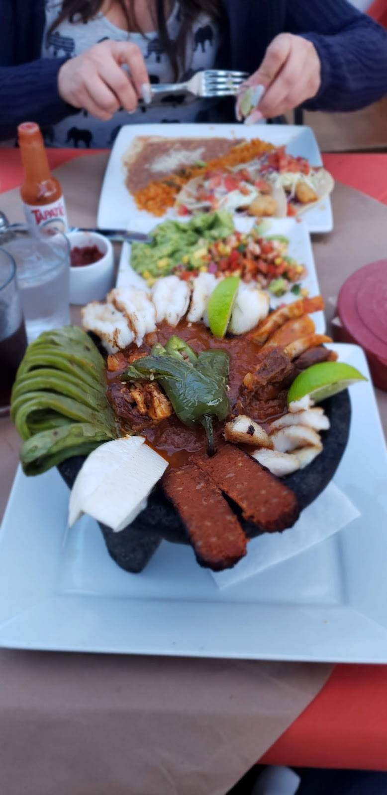 Casa Blanca Restaurant & Cantina | restaurant | 330 State St, Santa Barbara, CA 93101, USA | 8058458966 OR +1 805-845-8966