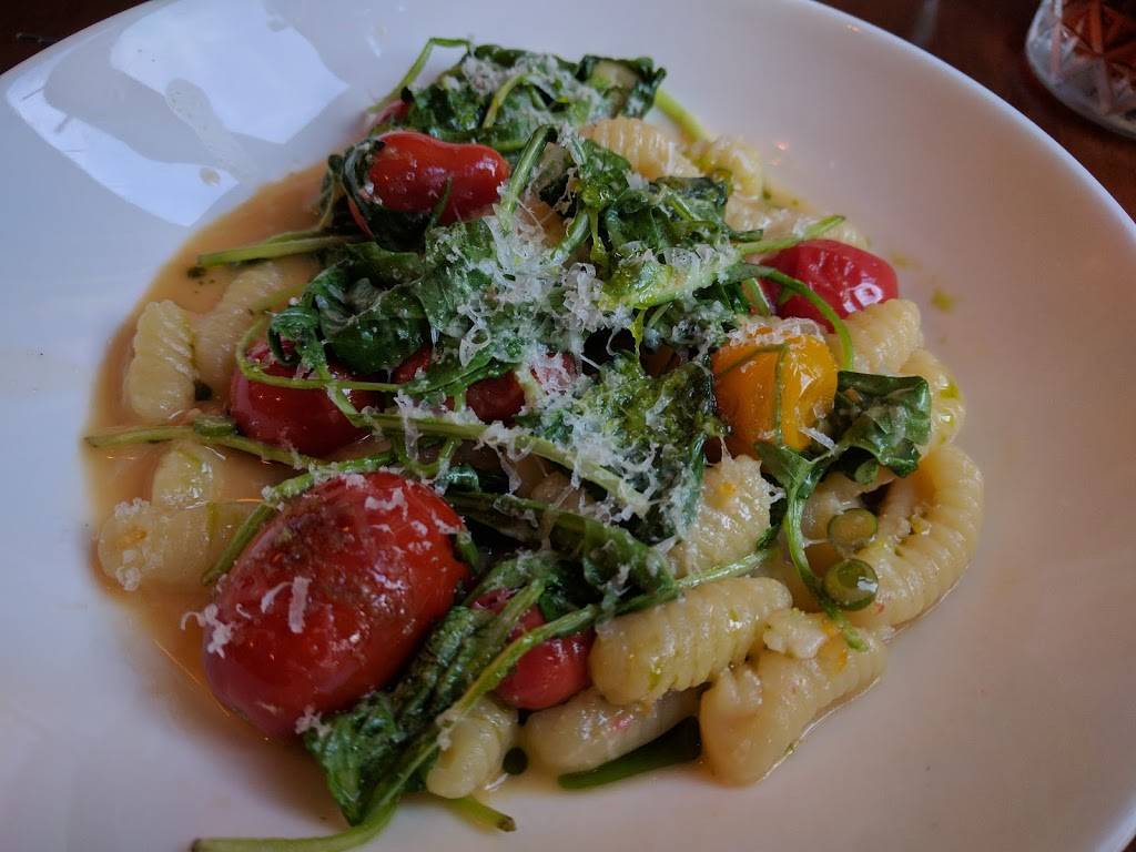 Virginias | restaurant | 647 E 11th St, New York, NY 10009, USA | 2126580182 OR +1 212-658-0182