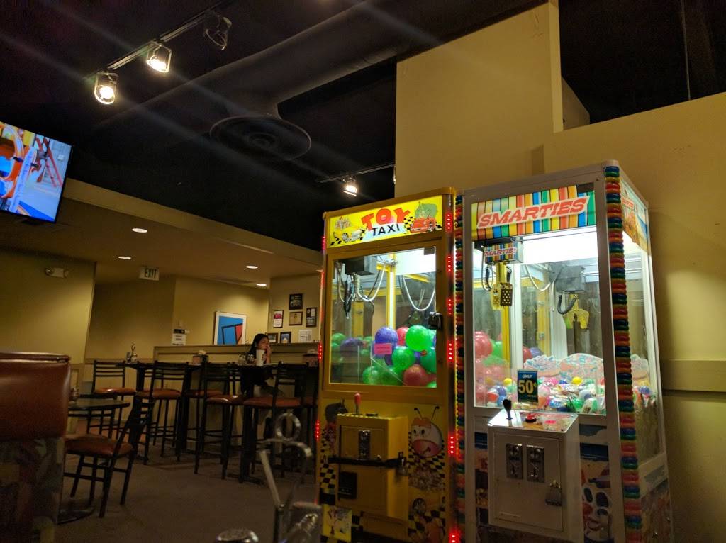 Round Table Pizza | meal delivery | 1271 E Calaveras Blvd, Milpitas, CA 95035, USA | 4082627822 OR +1 408-262-7822