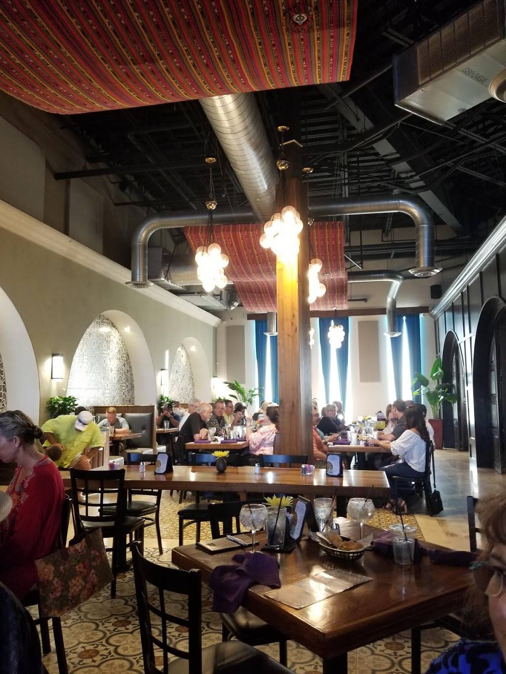 El Mirasol At Alon | restaurant | 10003 NW Military Hwy #2107, San Antonio, TX 78231, USA | 2105928576 OR +1 210-592-8576