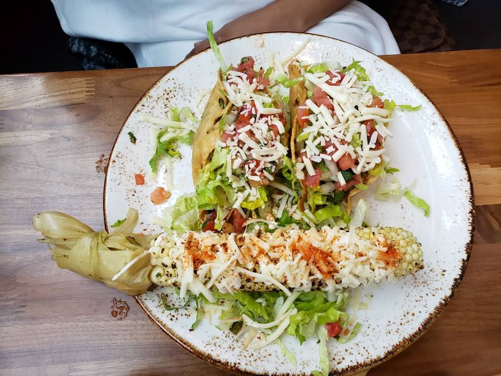 Caló Kitchen + Tequila | restaurant | 2191 Rosecrans Ave, El Segundo, CA 90245, USA | 4242692322 OR +1 424-269-2322