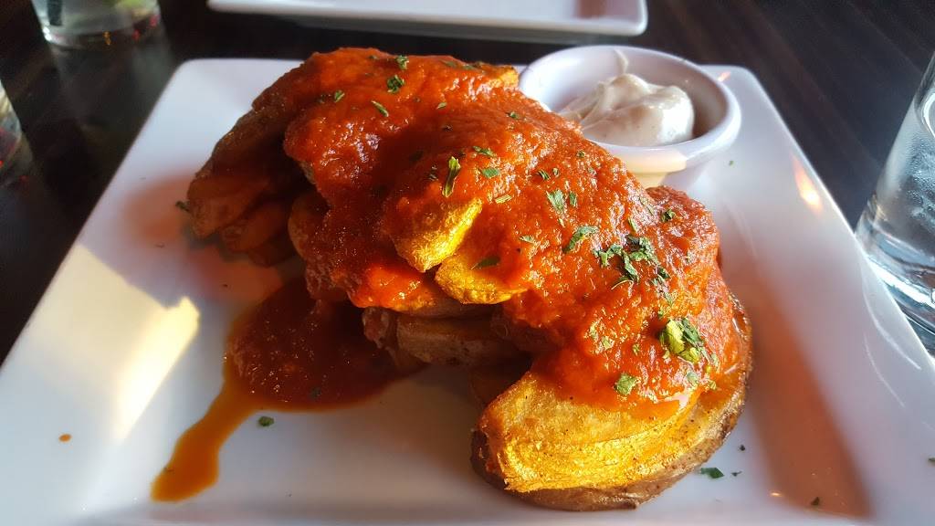 Spice Lounge and Tapas | restaurant | 52 Lakeshore Rd E, Mississauga, ON L5G 1E1, Canada | 9058918463 OR +1 905-891-8463