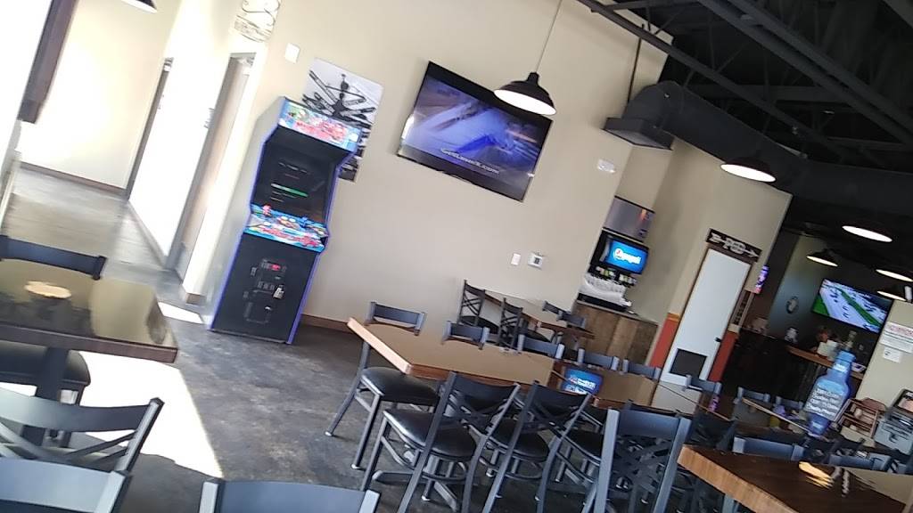 Schmizza Pub & Grub | restaurant | 851 SW 1st Ave, Canby, OR 97013, USA | 5032632300 OR +1 503-263-2300