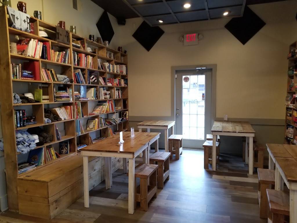 Books & Brews - Broad Ripple | restaurant | 6420 Cornell Ave, Indianapolis, IN 46220, USA | 3174931132 OR +1 317-493-1132