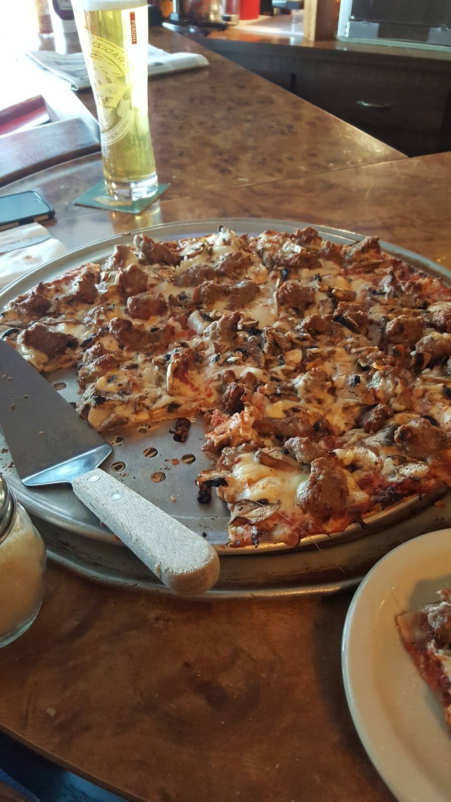 Ferrantes Restaurant | restaurant | 10404 N Port Washington Rd, Mequon, WI 53092, USA | 2622415420 OR +1 262-241-5420