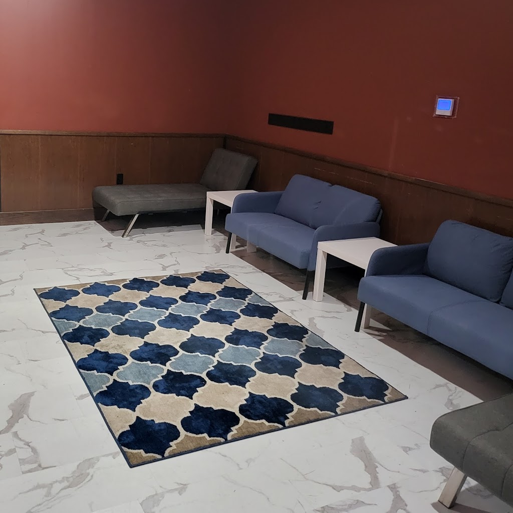 The fry king | restaurant | 9602 N Metro Pkwy W, Phoenix, AZ 85051, USA | 3233795464 OR +1 323-379-5464