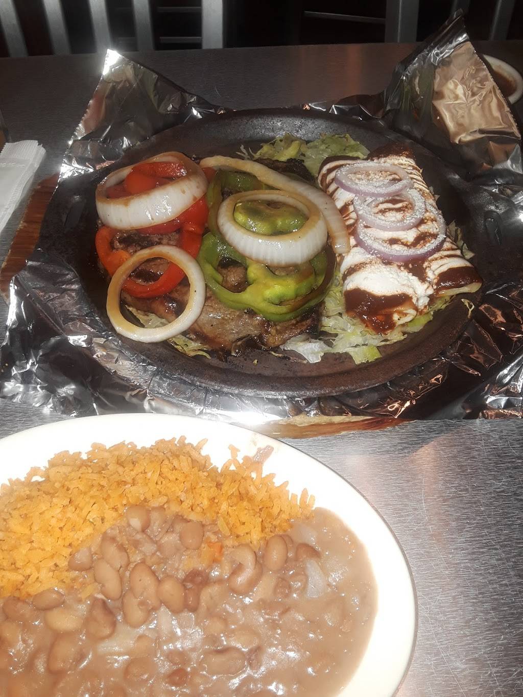 La Placita De Lebanon Mexican | restaurant | 922 Cumberland St, Lebanon, PA 17046, USA | 7172724062 OR +1 717-272-4062