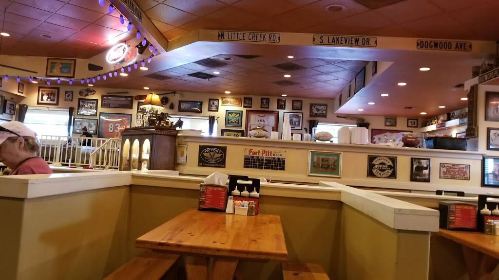 Robs Family BBQ | meal takeaway | 8990 W State Rd 84, Davie, FL 33324, USA | 9543702774 OR +1 954-370-2774