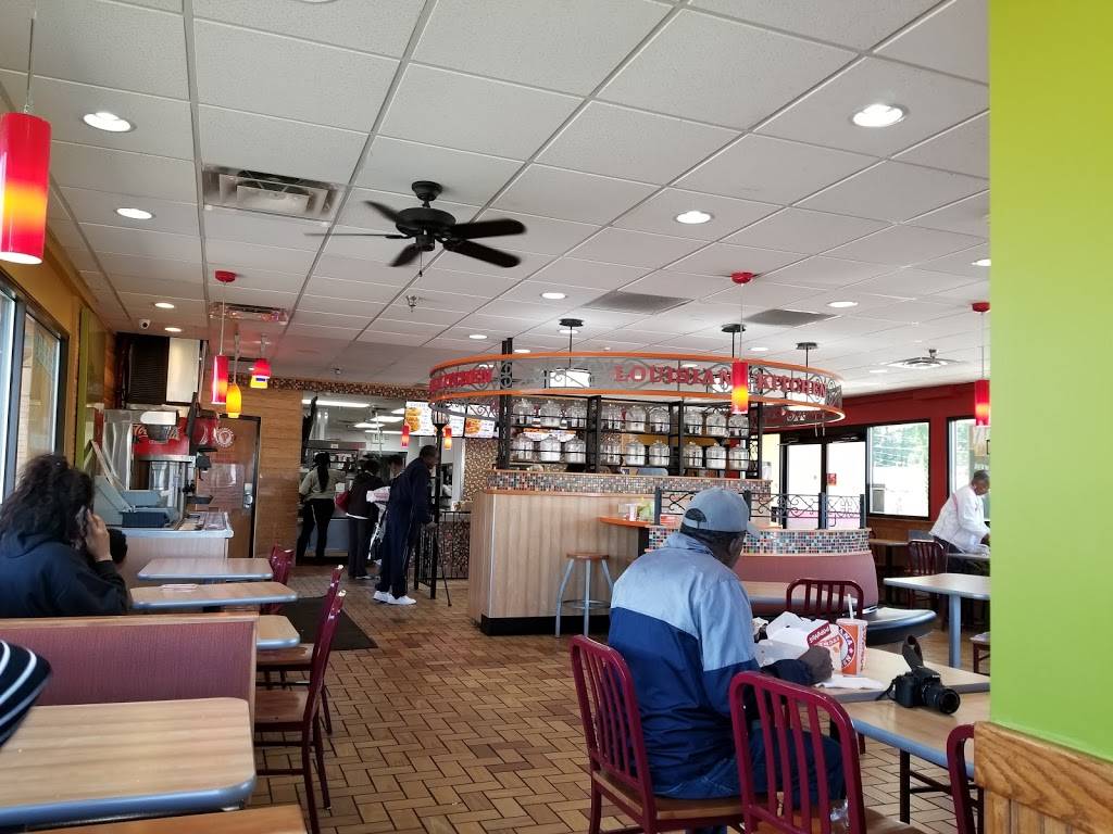 Popeyes Louisiana Kitchen | restaurant | 955 W South Blvd, Montgomery, AL 36105, USA | 3342814572 OR +1 334-281-4572