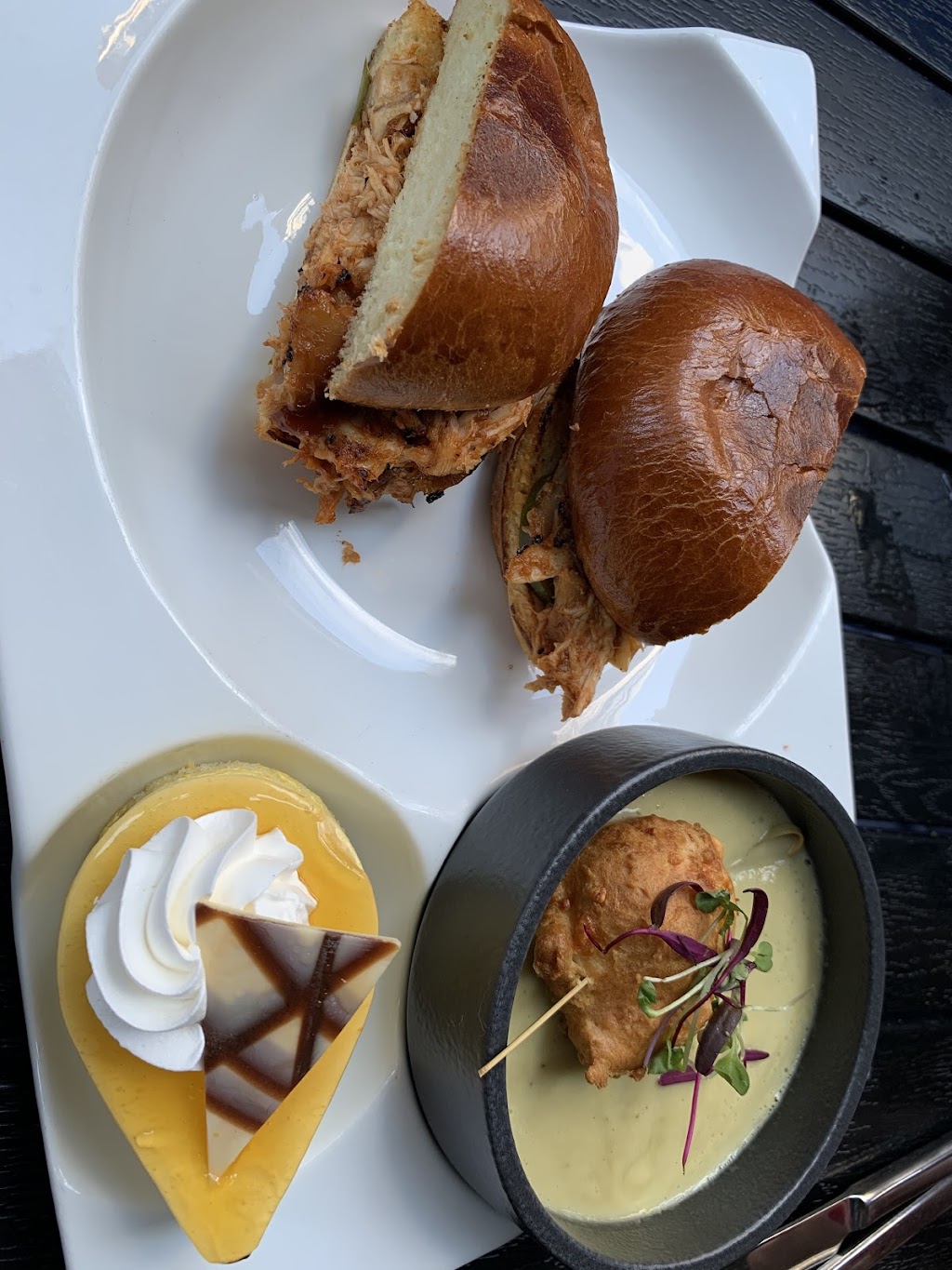 FireLake Grill House & Cocktail Bar | restaurant | 221 N Columbus Dr, Chicago, IL 60601, USA | 3124770234 OR +1 312-477-0234