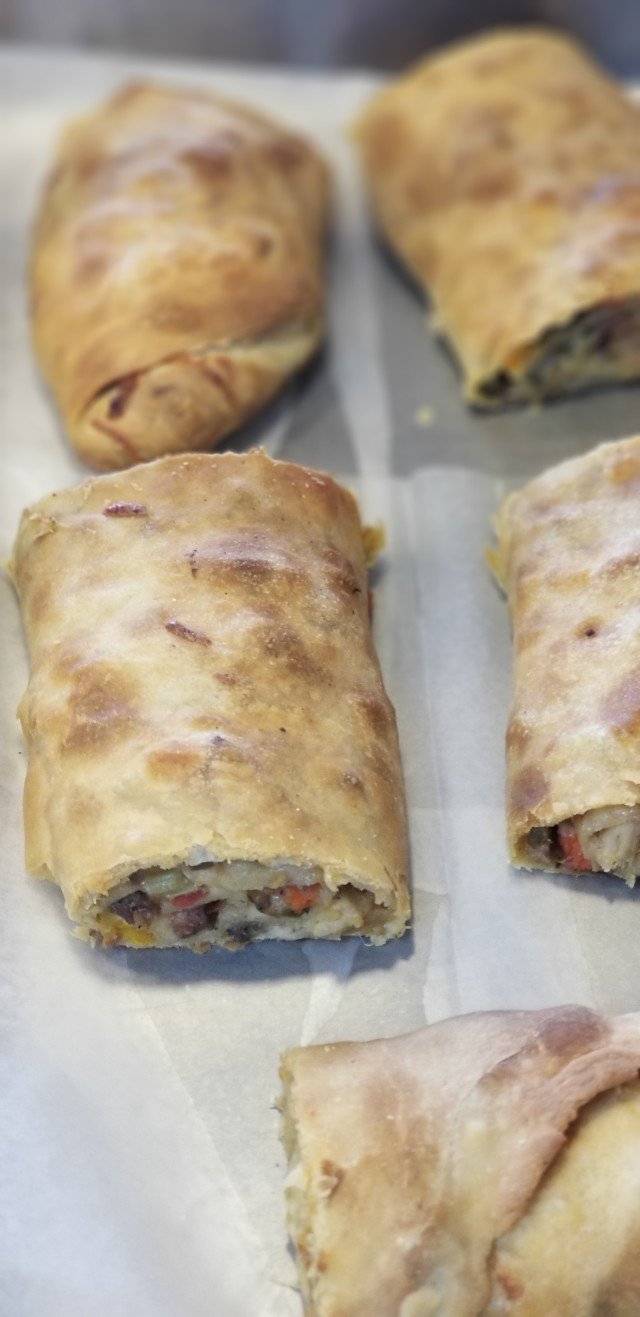 Deli Italia-Trinacria Lounge & Pizzeria | restaurant | 507 E State St, Rockford, IL 61104, USA | 8159623354 OR +1 815-962-3354