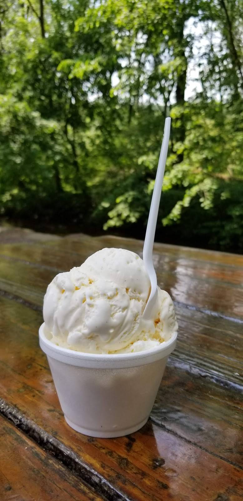 Boehringers Drive-In | meal takeaway | 3160 N Reading Rd, Adamstown, PA 19501, USA | 7174844227 OR +1 717-484-4227