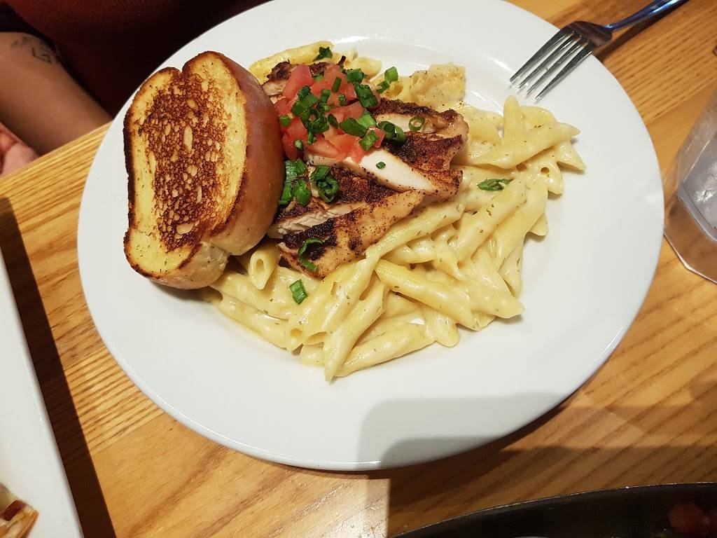 Chilis Grill & Bar | meal takeaway | 1185 Junction Hwy, Kerrville, TX 78028, USA | 8308952445 OR +1 830-895-2445