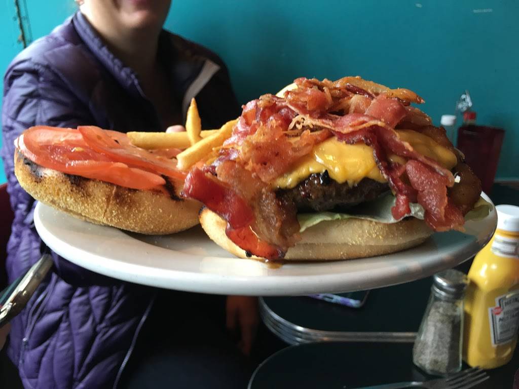 Bonnies Grill | restaurant | 278 5th Ave, Brooklyn, NY 11215, USA | 7183699527 OR +1 718-369-9527