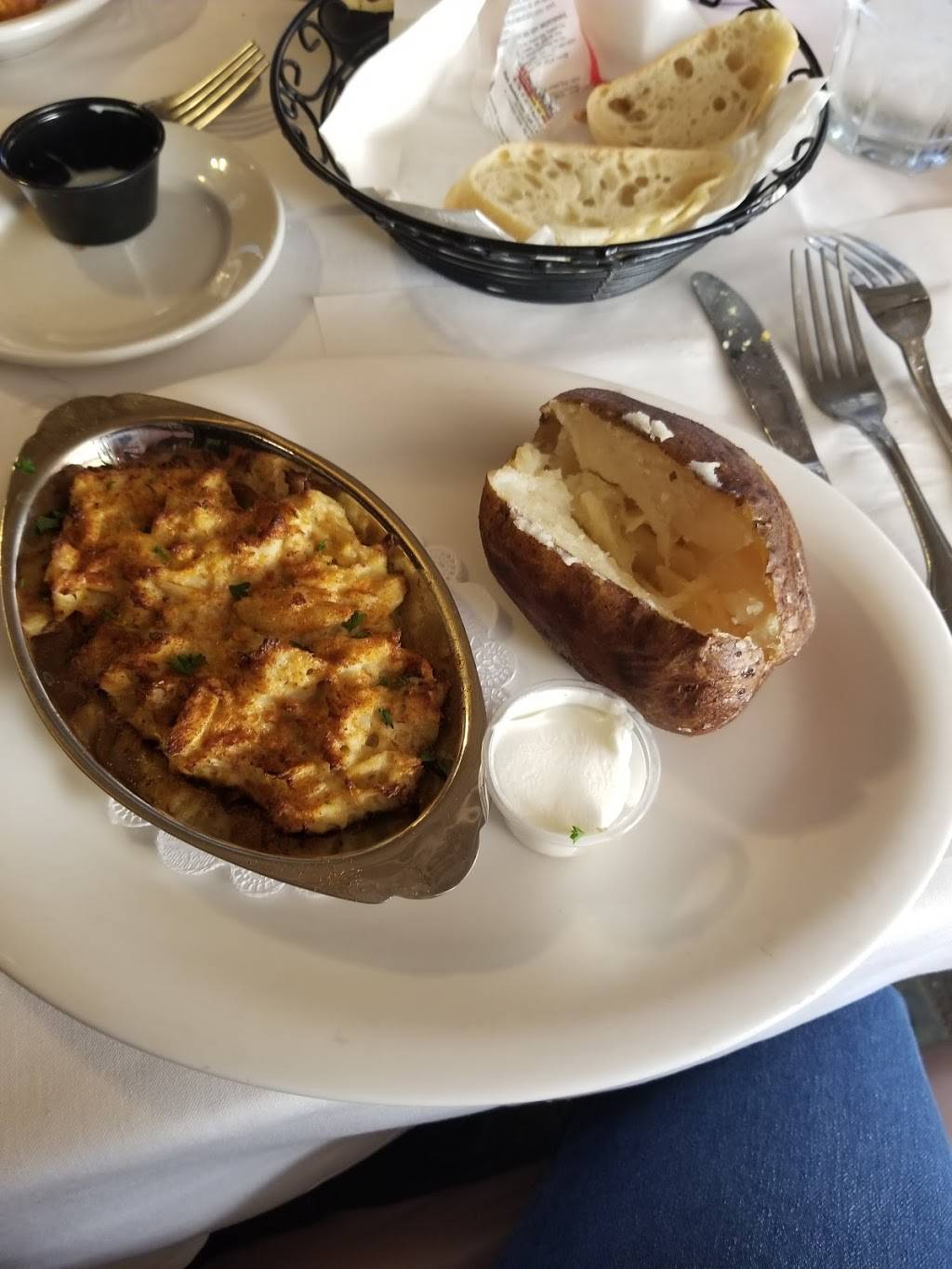 AJs on the creek | night club | 6585 Maddox Blvd, Chincoteague, VA 23336, USA | 7573365888 OR +1 757-336-5888