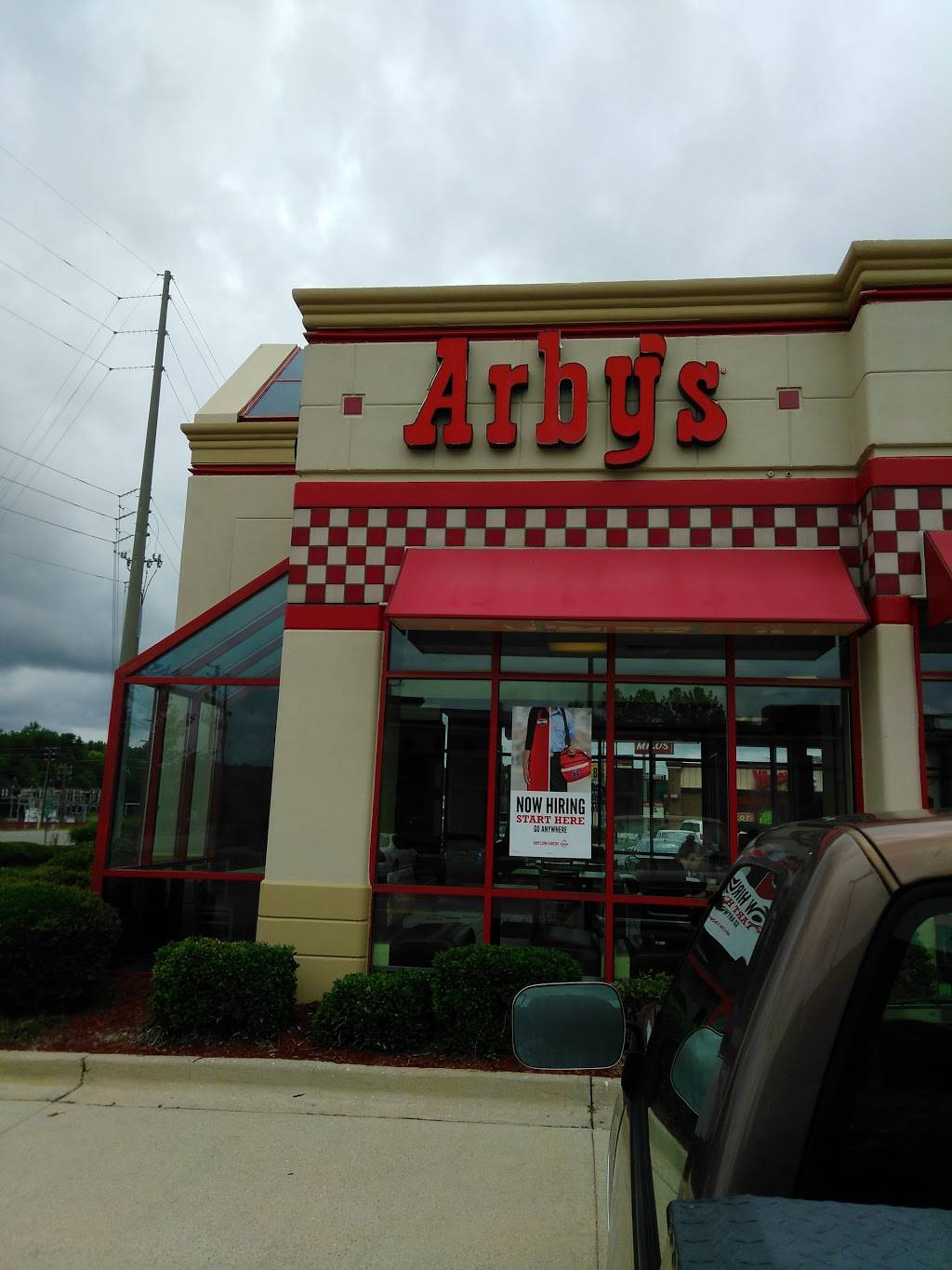 Ruby Tuesday | restaurant | 2023 Village Dr, Leeds, AL 35094, USA | 2056407829 OR +1 205-640-7829