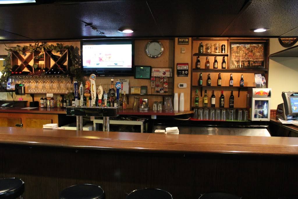 Freddies Tavern | restaurant | 705 S Adams St, Mt Pleasant, MI 48858, USA | 9897732180 OR +1 989-773-2180