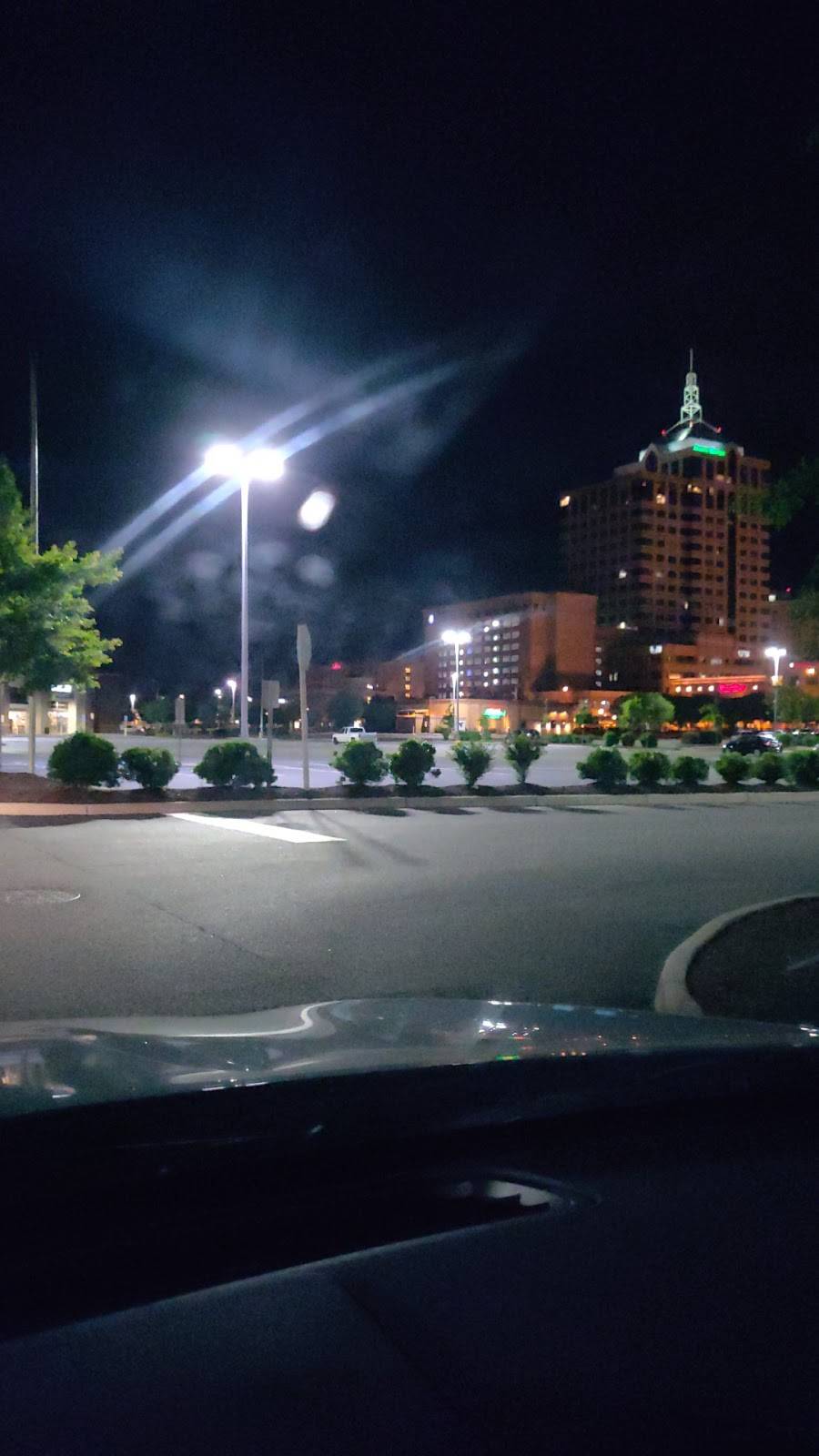 Pizza Hut Express | meal takeaway | 4576 Virginia Beach Blvd, Virginia Beach, VA 23462, USA | 7574517660 OR +1 757-451-7660