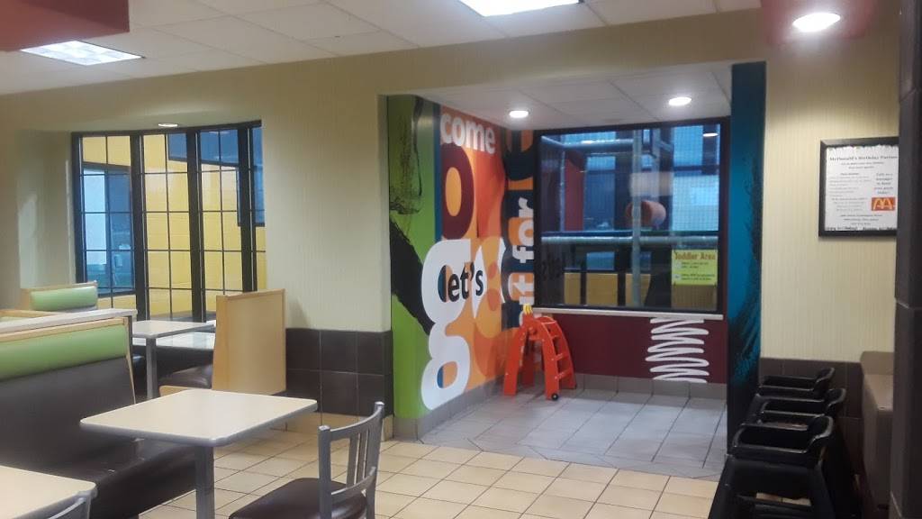 McDonalds | cafe | 1586 S Washington St, Millersburg, OH 44654, USA | 3306745334 OR +1 330-674-5334