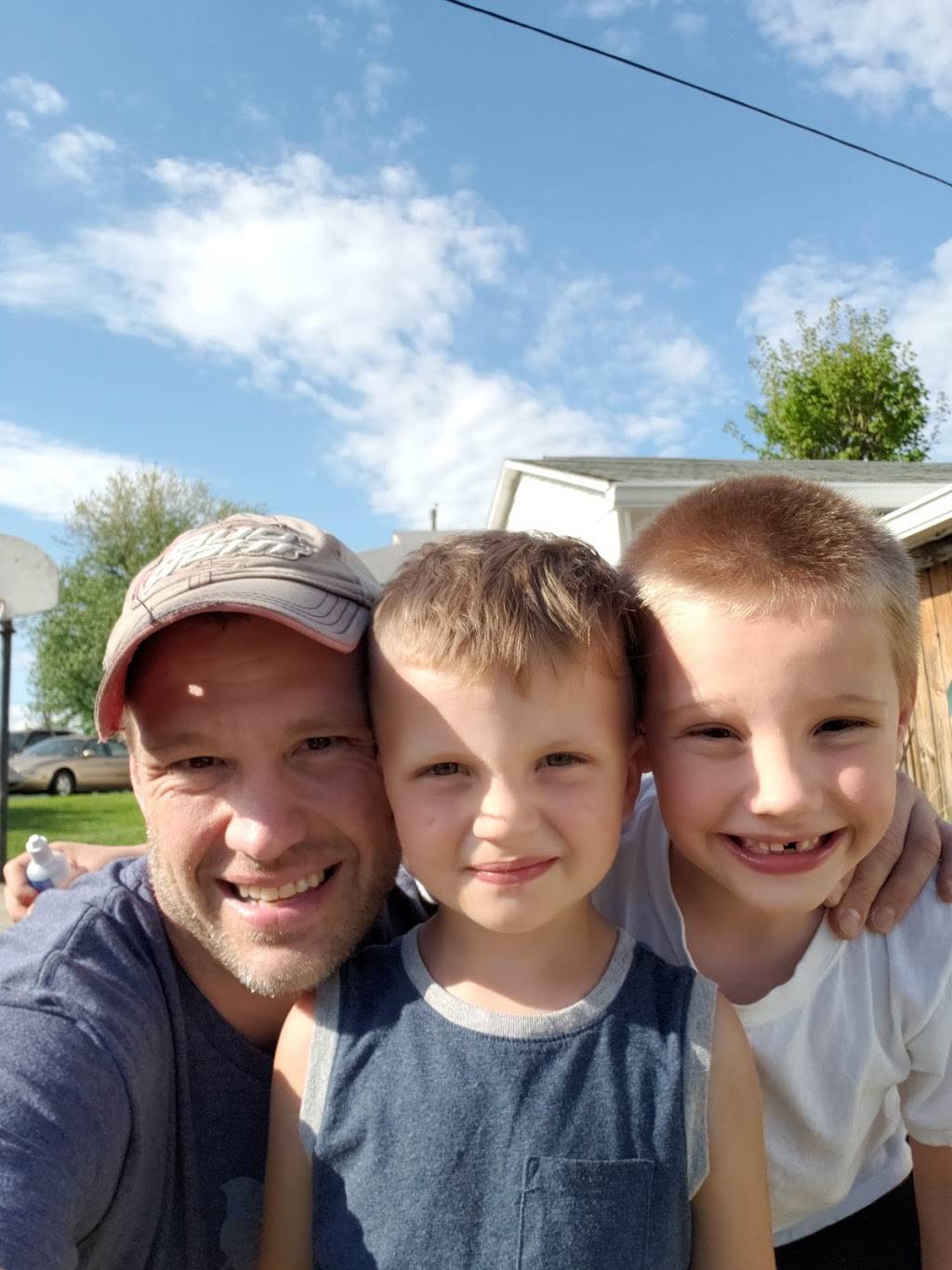 Cross Roads cafe | restaurant | 1795 US-231, Bloomfield, IN 47424, USA | 8123844222 OR +1 812-384-4222