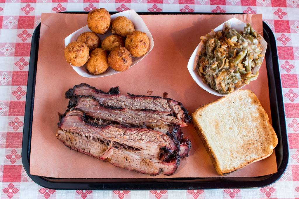 Big Tinys BBQ | restaurant | 179 N Main St, Mooresville, NC 28115, USA | 7046581409 OR +1 704-658-1409