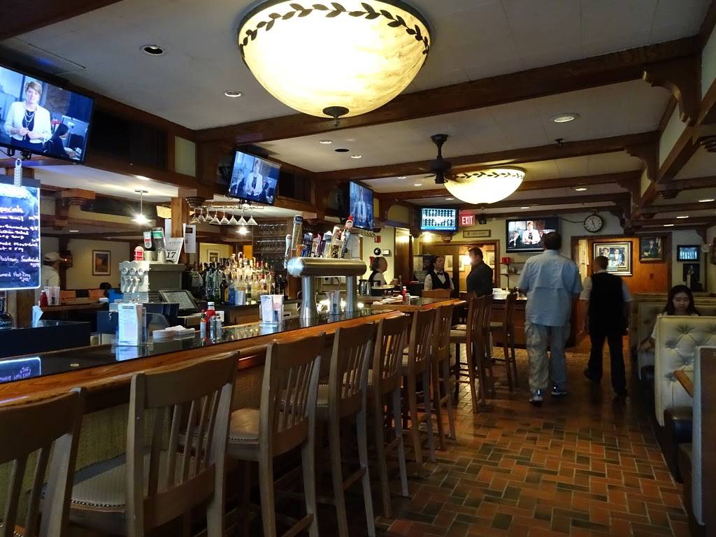 Mount Vernon Restaurant & Pub | restaurant | 14 Broadway, Somerville, MA 02145, USA | 6176663830 OR +1 617-666-3830