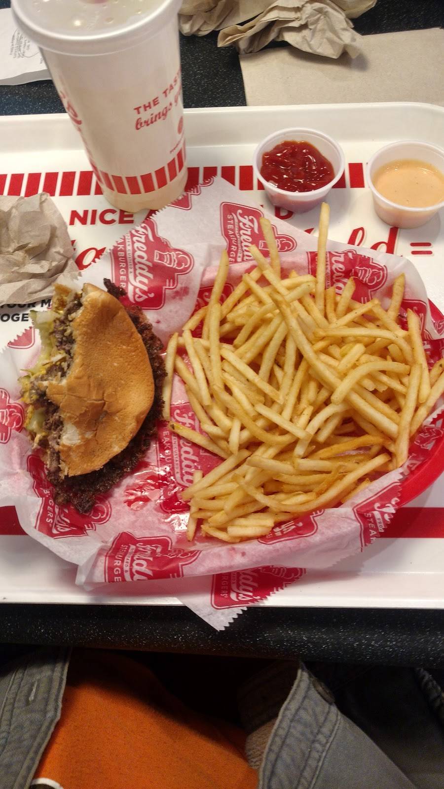 Freddys Frozen Custard & Steakburgers | restaurant | 1611 Jefferson Davis Hwy, Fredericksburg, VA 22401, USA | 5409931331 OR +1 540-993-1331