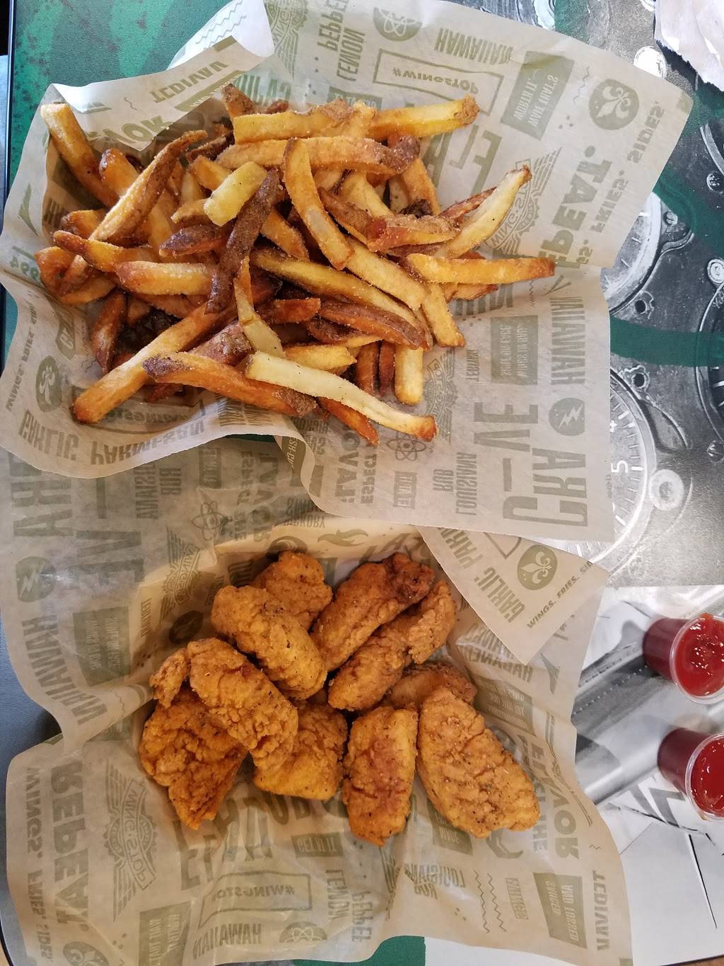 Wingstop | restaurant | 14215 Centreville Square B, Centreville, VA 20121, USA | 7038669464 OR +1 703-866-9464